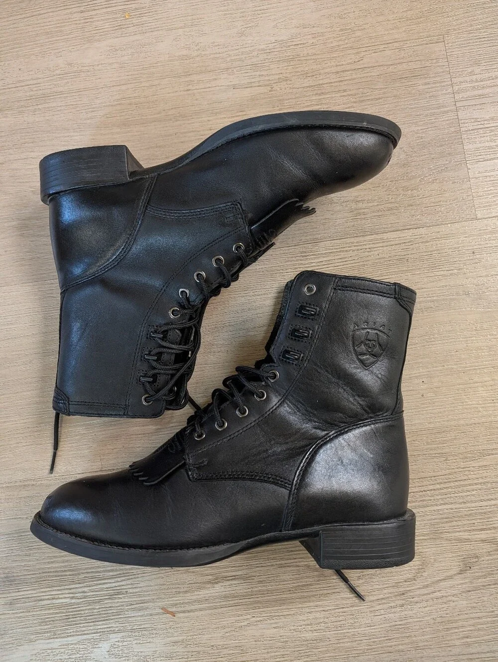 Ariat Black Leather Men’s Lace-Up Combat Boots 9D Heritage Lacer Kilted Western